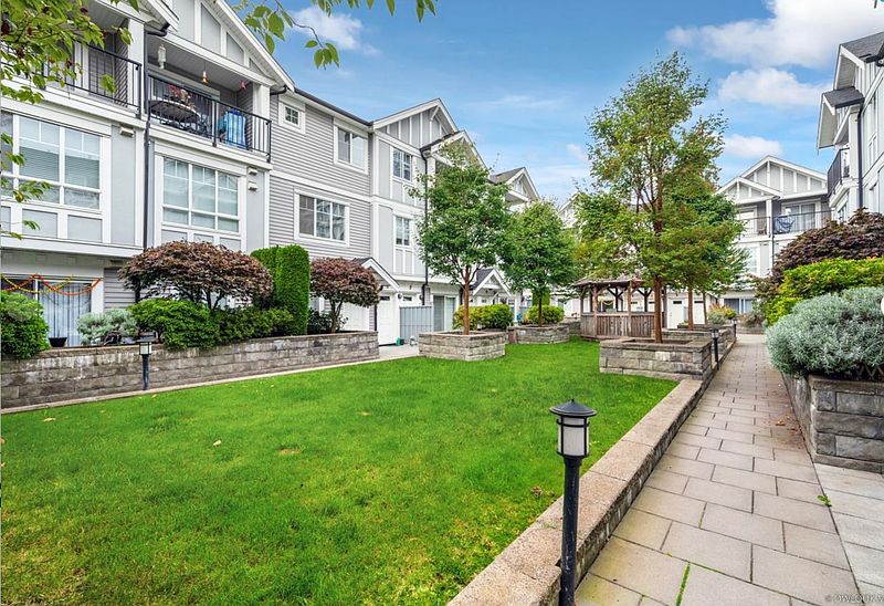 Surrey Townhouse for rent - 2 Bedrooms — photo 6