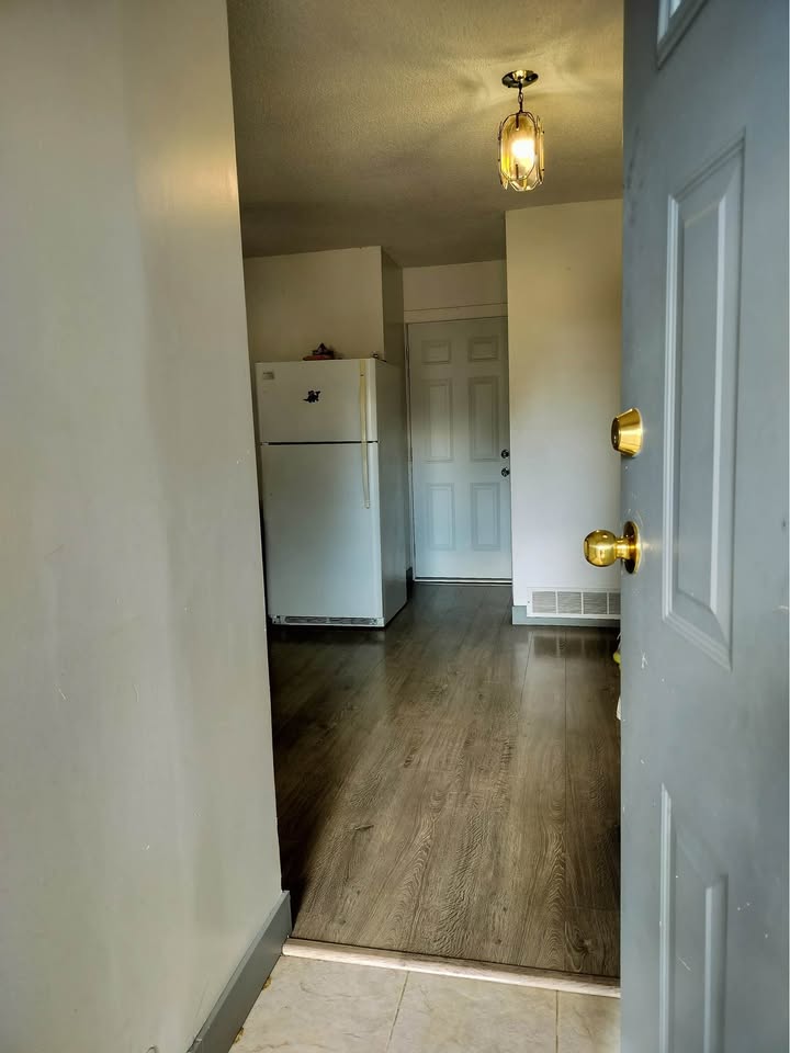Charming 2 Bed House for Rent in Surrey — photo 11