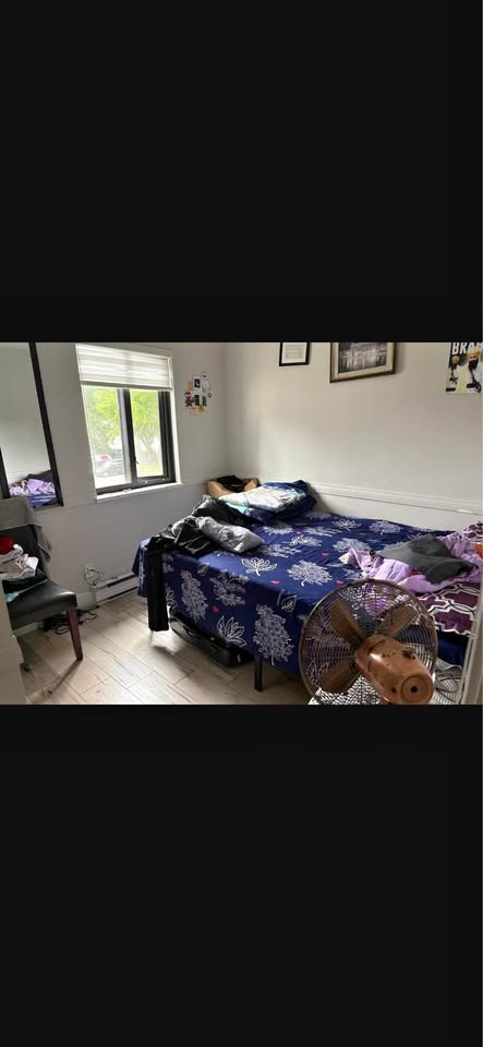 Spacious Townhouse for Girls in Surrey - $500/Month — photo 3