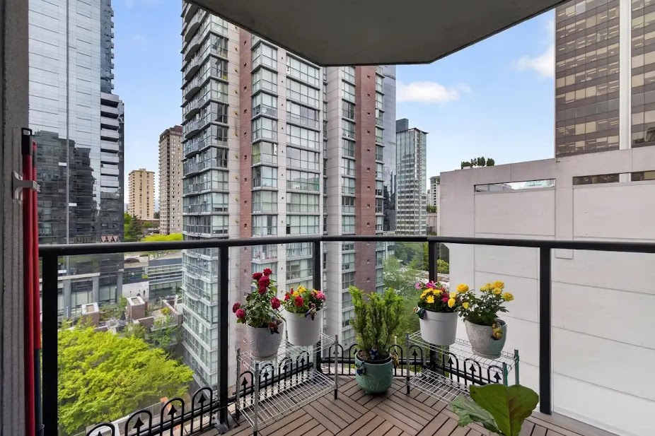 811 Helmcken St, Vancouver | 2BR/2BA Condo — photo 7