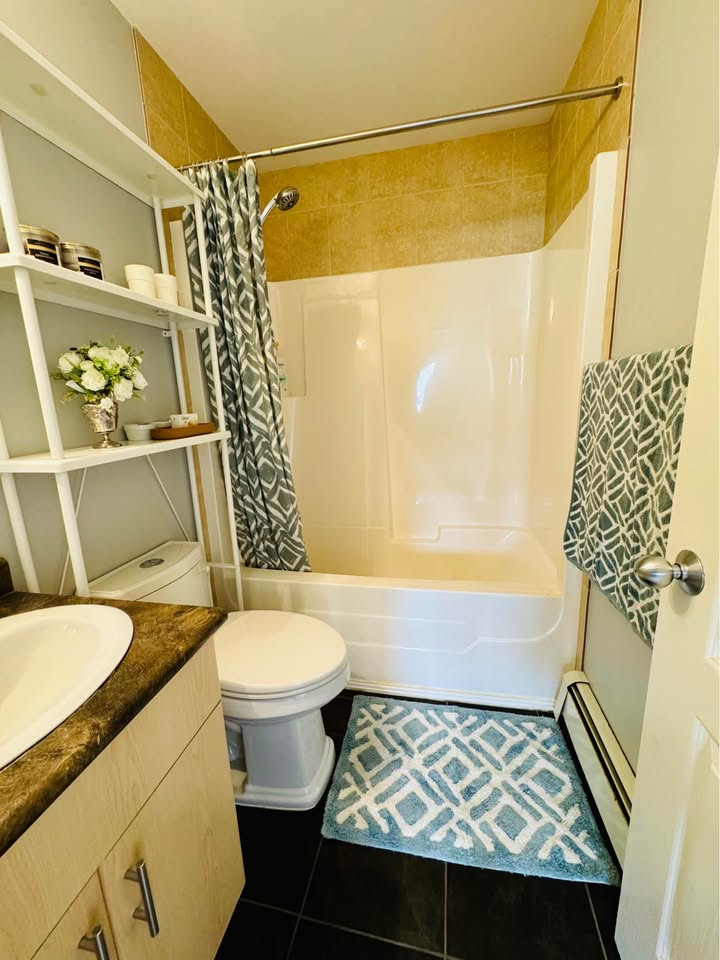 Spacious 2 Bedroom House in Burnaby for Rent — photo 15