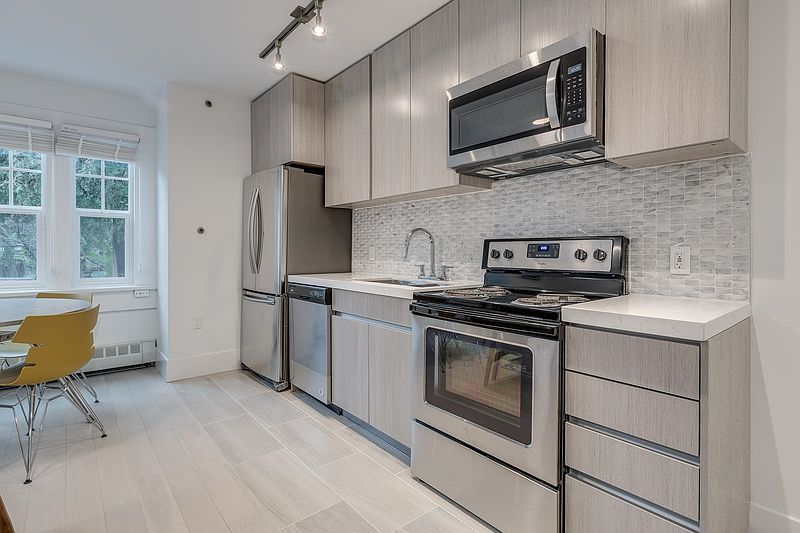 Vancouver Condominimum for rent - 3 Bedrooms — photo 8