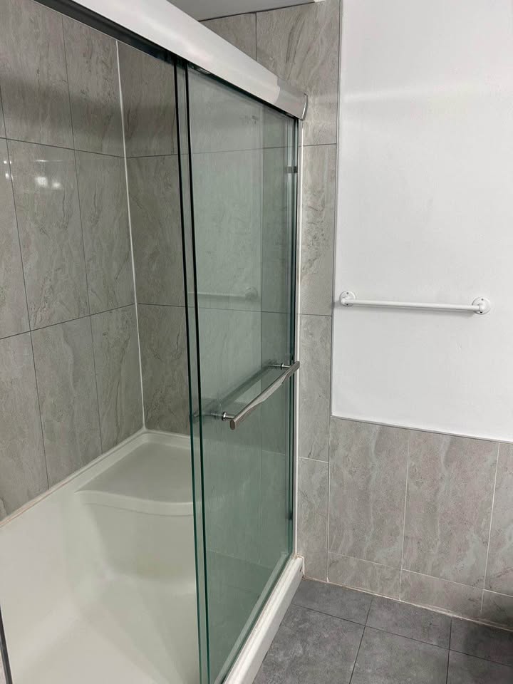 Top Half of 3 Bed House in Surrey - $3000/Month — photo 13
