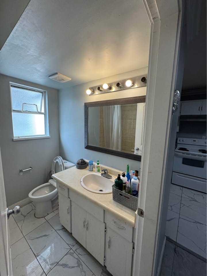 Cozy 2-Bedroom Suite for Rent in Delta, BC — photo 3