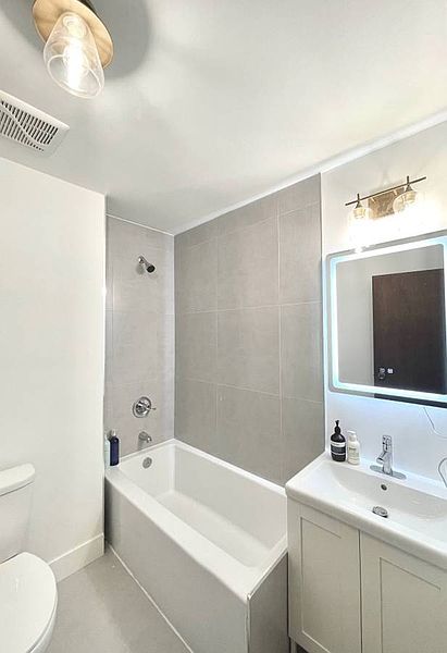 Burnaby Apartment for rent - 3 Bedrooms — photo 33