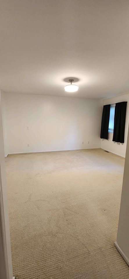 Spacious 2 Bed Townhouse for Rent in Surrey — photo 16