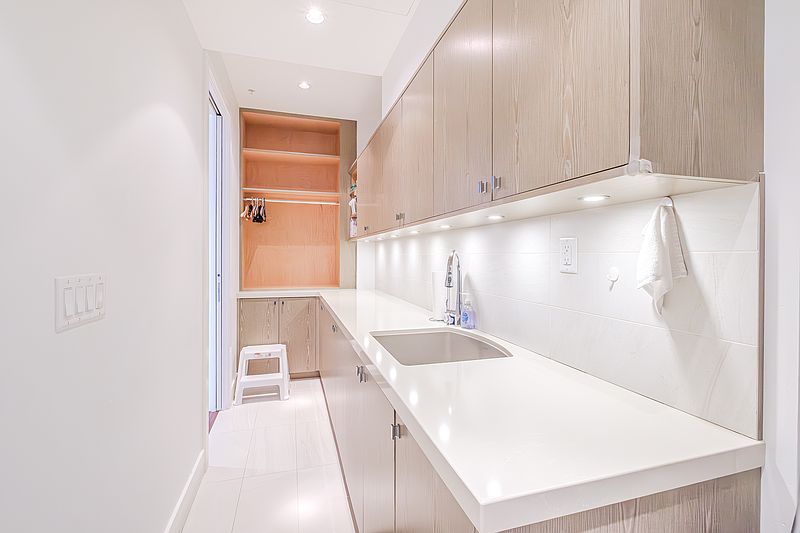 Vancouver Apartment for rent - 4 Bedrooms — photo 22