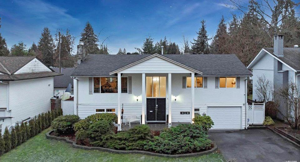 3100 CAD in Coquitlam