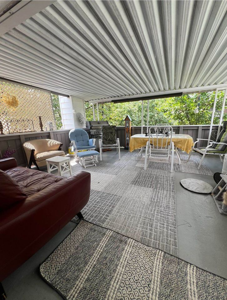 3100 CAD in Coquitlam — photo 11