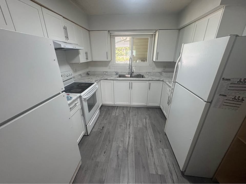 Spacious 4 Beds, 2 Baths House for Rent in Surrey — photo 5