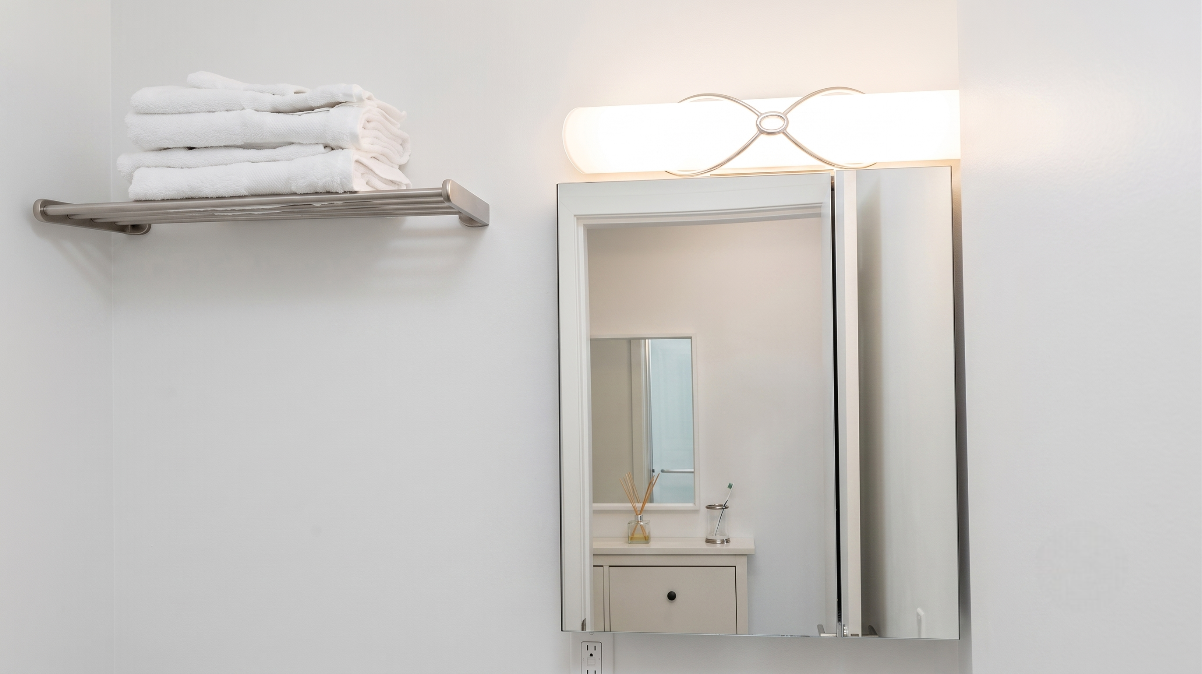 4024 Oxford St, Burnaby | 1 BD / 1 BA | Charming Furnished Basement Suite Near SFU & Brentwood — photo 9