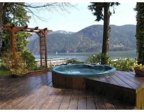 326 Sasamat Ln, North Vancouver | 3BD/2BA | Waterfront Home — photo 6