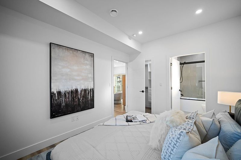 Vancouver House for rent - 5 Bedrooms — photo 8