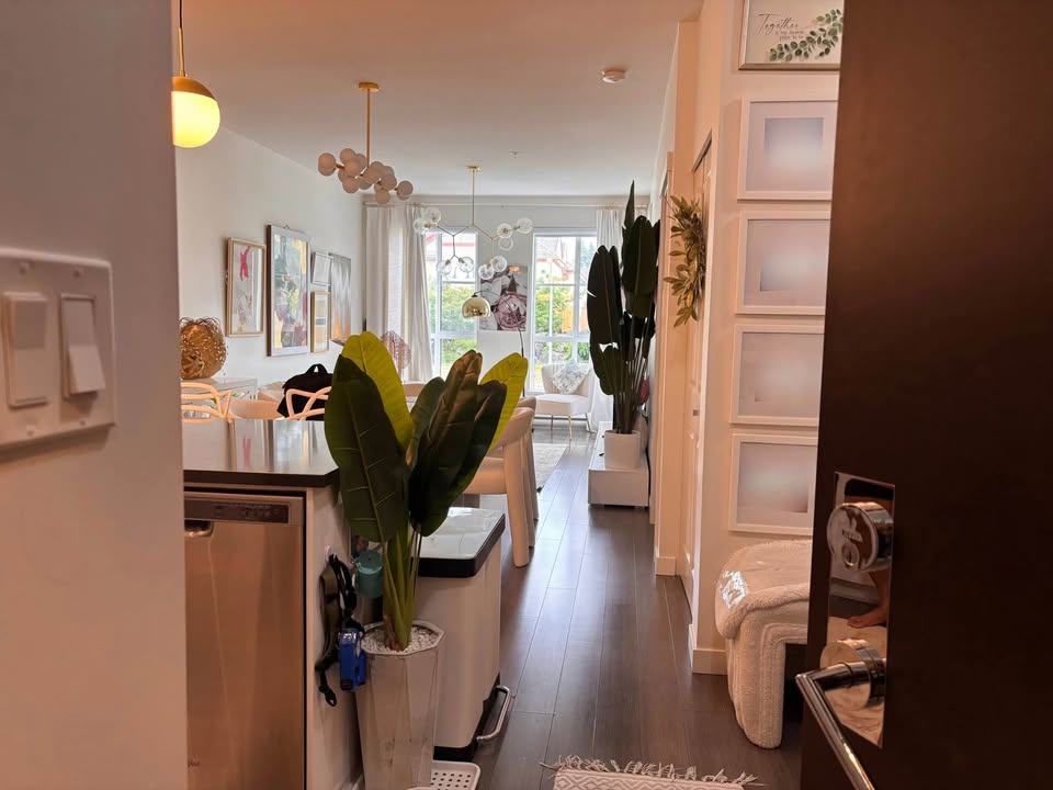 Modern 2 Bed Apartment for Rent in Surrey — photo 8