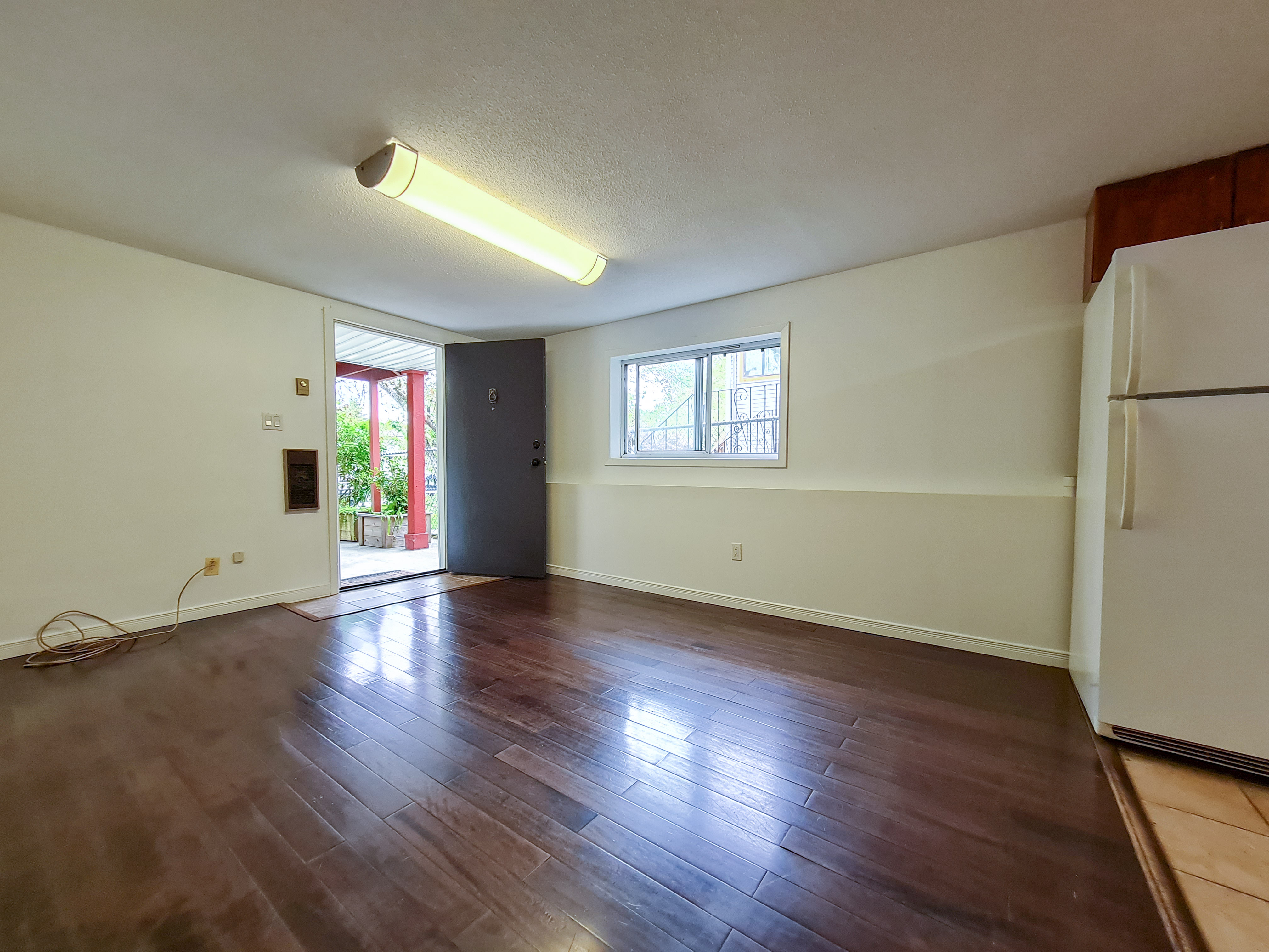 3-Bedroom Lower-Level Suite | $3,120 | Fraser | 903 SF | Internet Included in Vancouver — photo 2