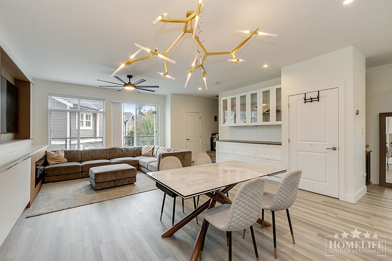 Surrey Townhouse for rent - 3 Bedrooms — photo 3