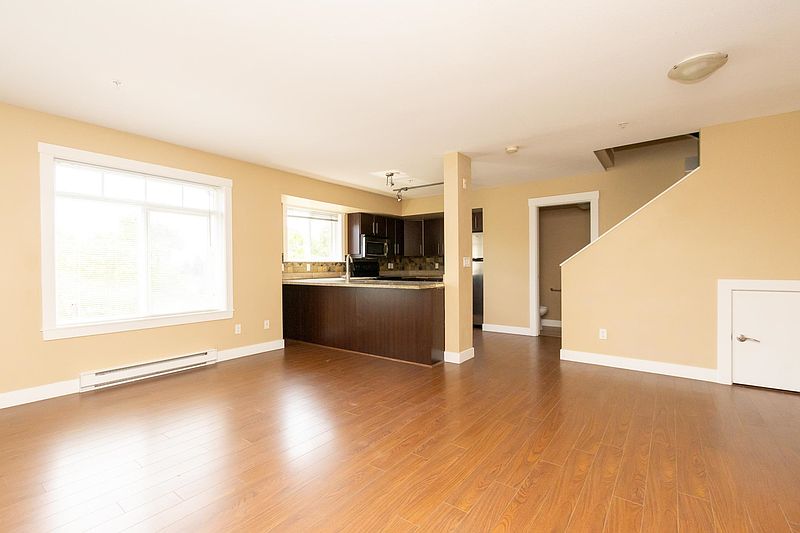 Burnaby Townhouse for rent - 2 Bedrooms — photo 3