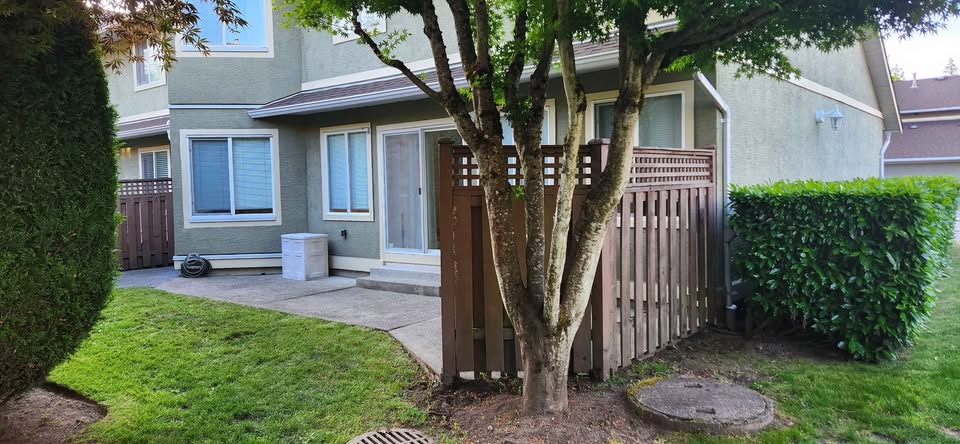 Spacious 2 Bed Townhouse for Rent in Surrey — photo 17