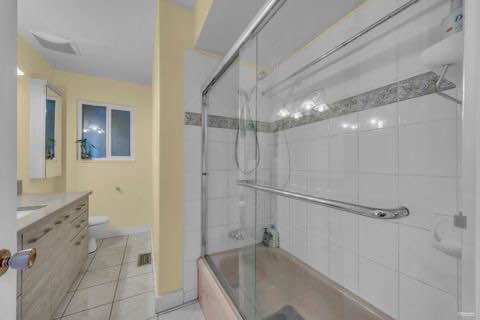 Spacious 4 Bedroom House for Rent in Surrey — photo 8
