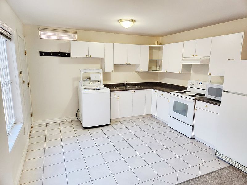 Burnaby House for rent - 3 Bedrooms — photo 3
