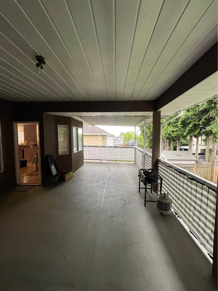 Spacious 4 Bedroom House for Rent in Surrey — photo 17