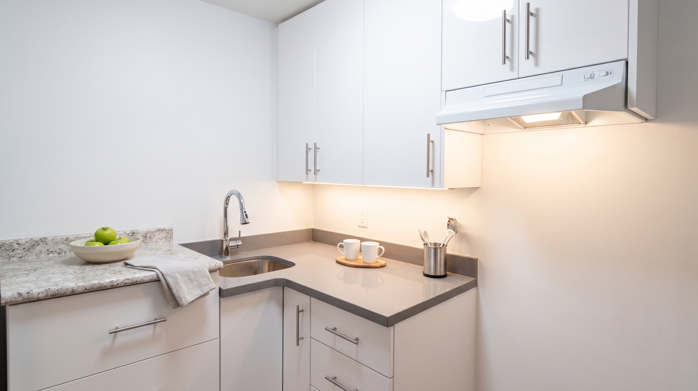 4024 Oxford St, Burnaby | 1 BD / 1 BA | Charming Furnished Basement Suite Near SFU & Brentwood — photo 4