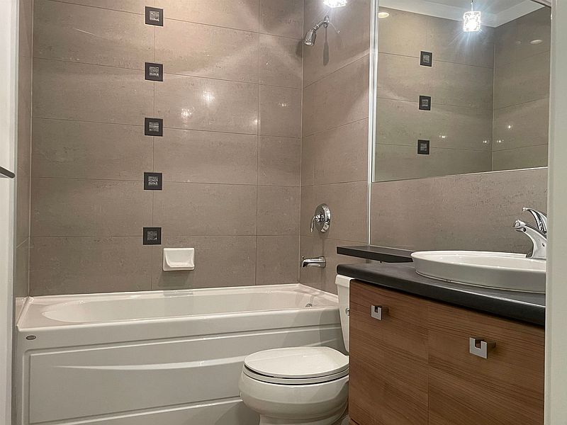 Surrey Apartment for rent - 2 Bedrooms — photo 9