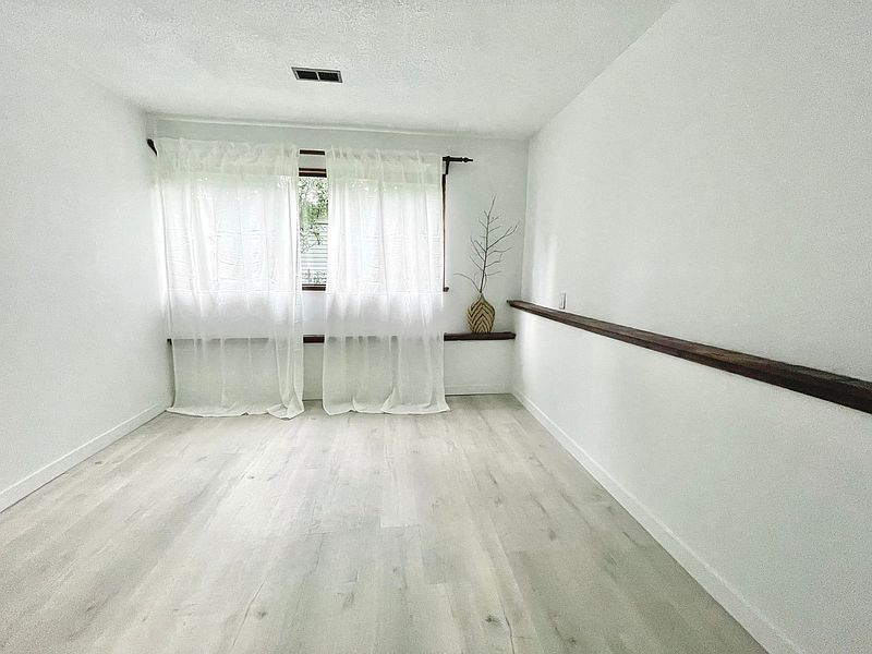 Burnaby Apartment for rent - 3 Bedrooms — photo 7