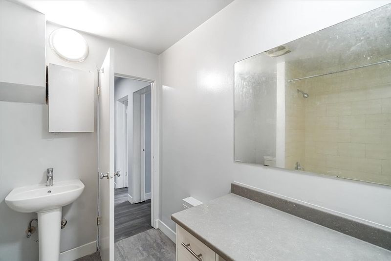 New Westminster Apartment for rent - 1 Bedroom — photo 8