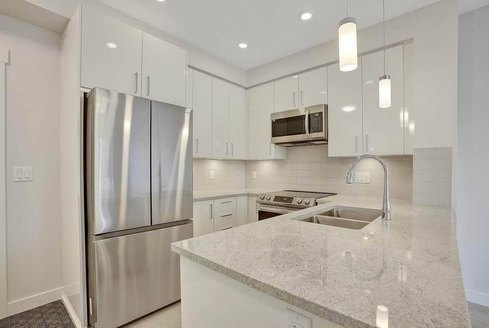 Modern 1 Bed Apartment for Rent in Mission — photo 3