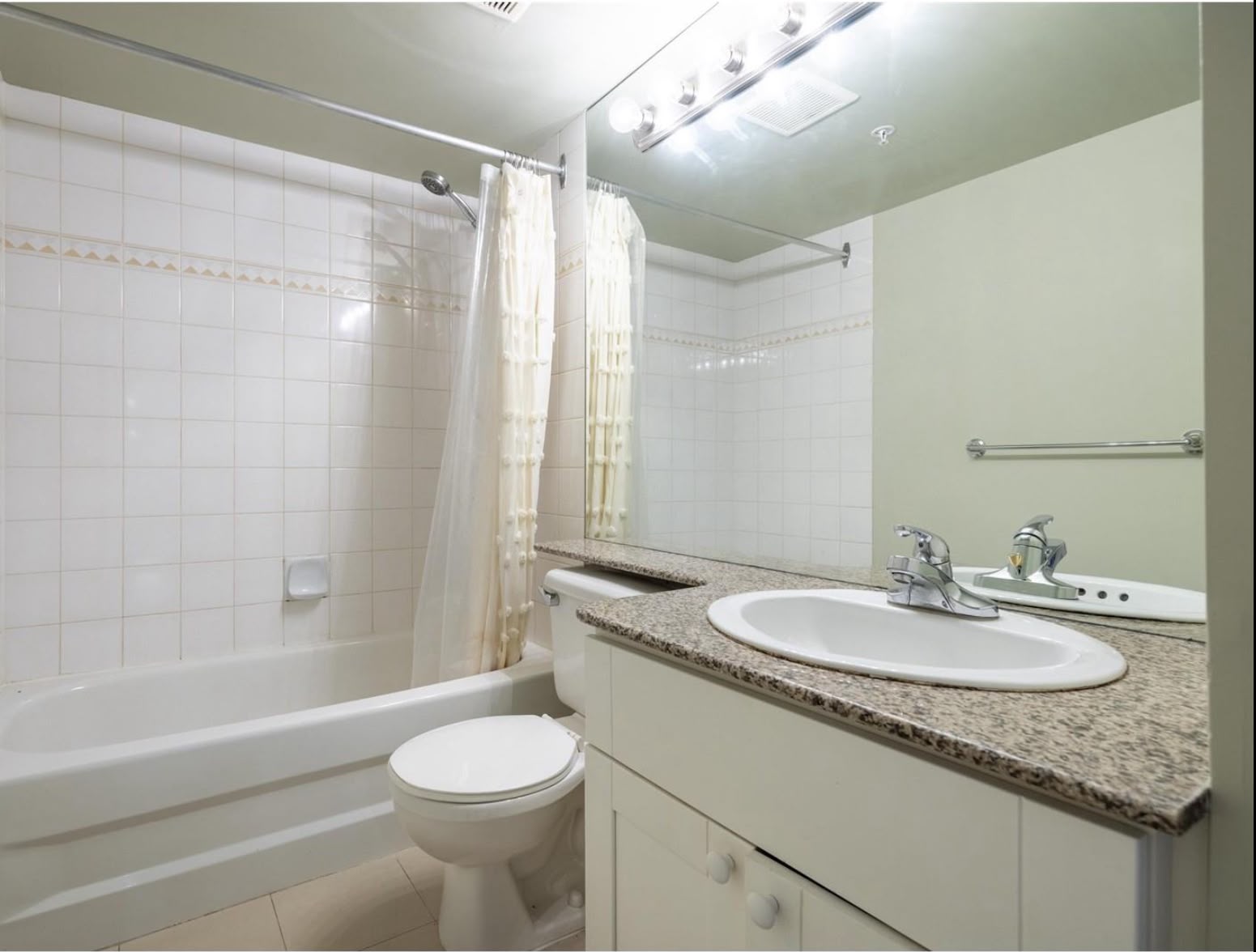 1189 Howe St, Vancouver, BC | 1BD + Den / 1 BA | Downtown Vancouver — photo 18