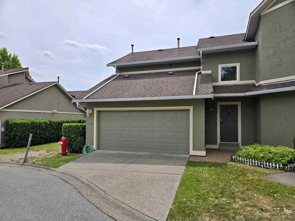 Spacious 2 Bed Townhouse for Rent in Surrey — photo 3