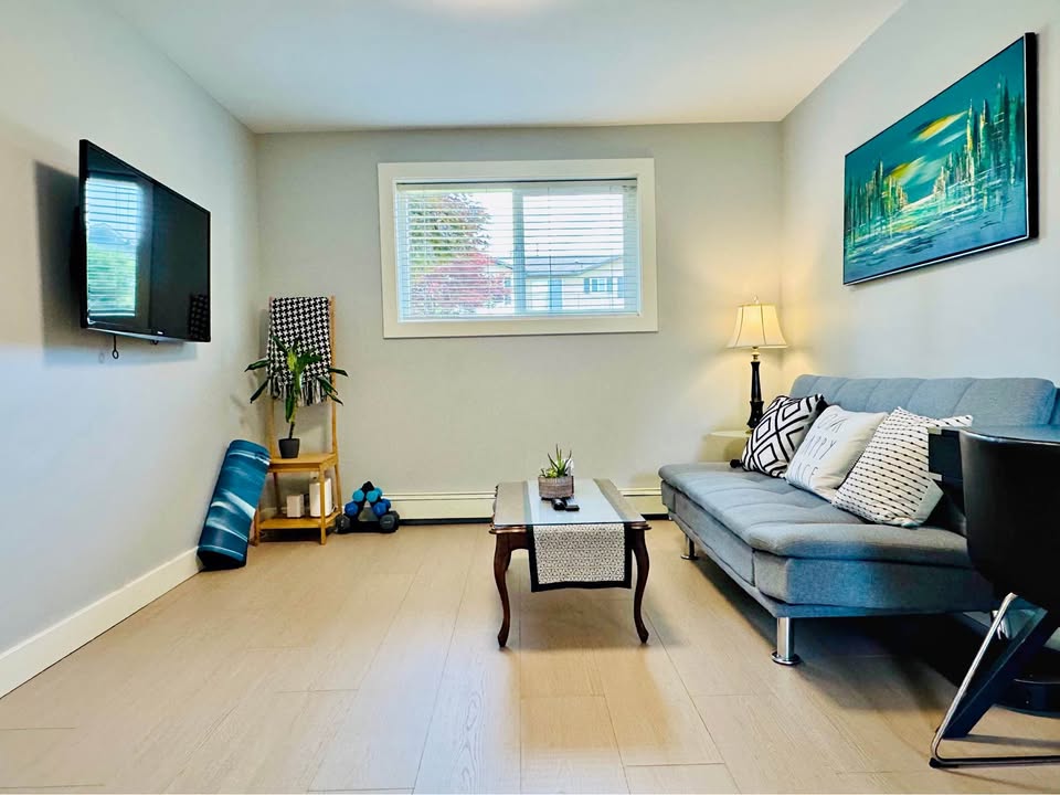 Spacious 2 Bedroom House in Burnaby for Rent in Burnaby