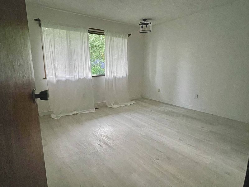 Burnaby Apartment for rent - 3 Bedrooms — photo 36
