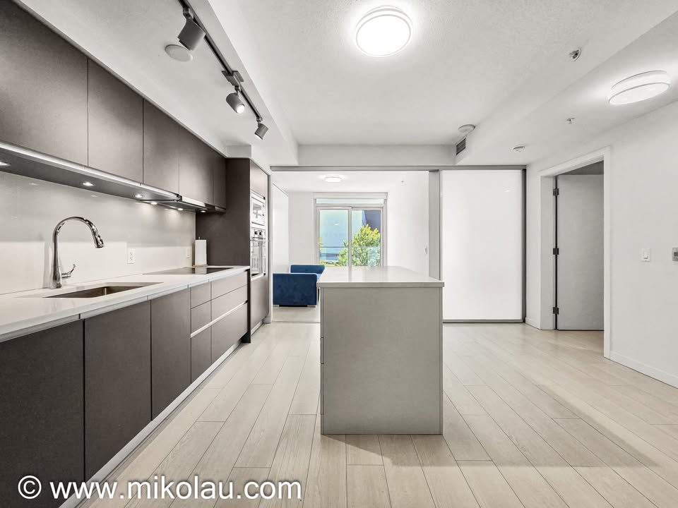 Spacious 2 Bed Apartment in Vancouver for Rent — photo 6