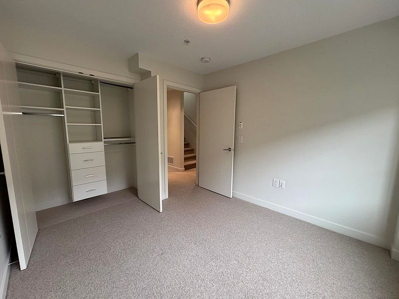Vancouver Townhouse for rent - 3 Bedrooms — photo 15