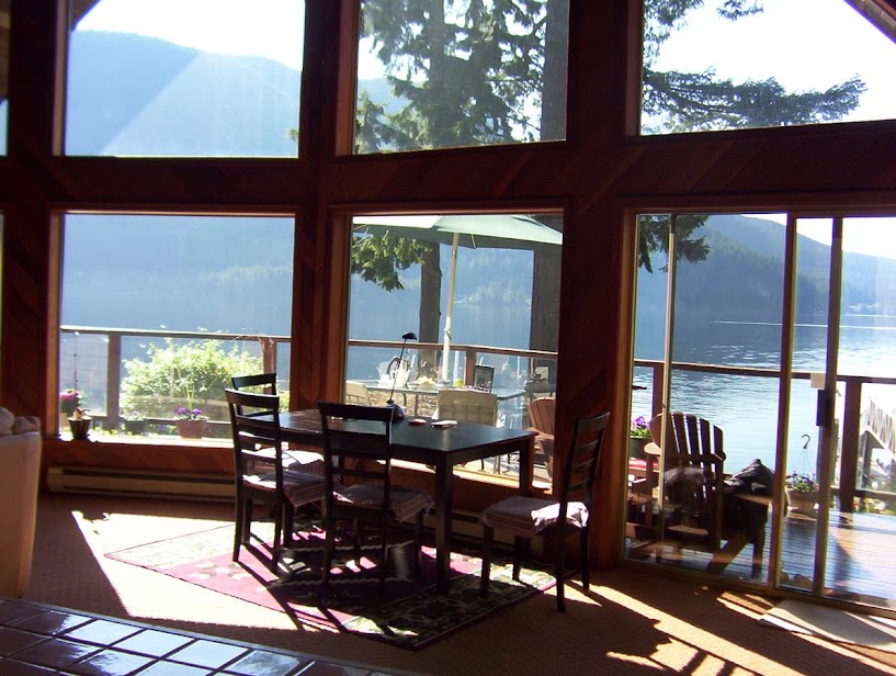 326 Sasamat Ln, North Vancouver | 3BD/2BA | Waterfront Home — photo 17