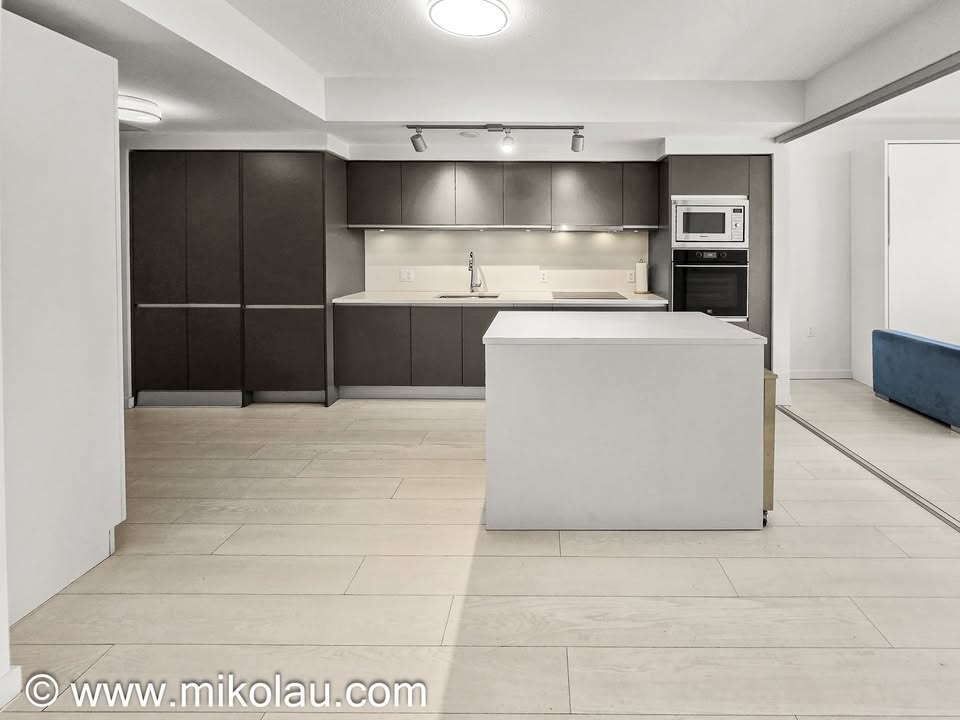 Spacious 2 Bed Apartment in Vancouver for Rent — photo 18