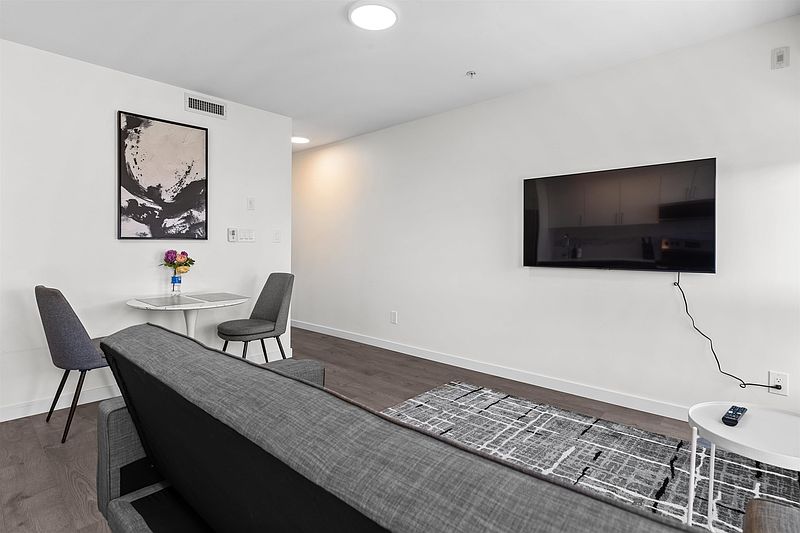 Vancouver House for rent - 1 Bedroom — photo 5