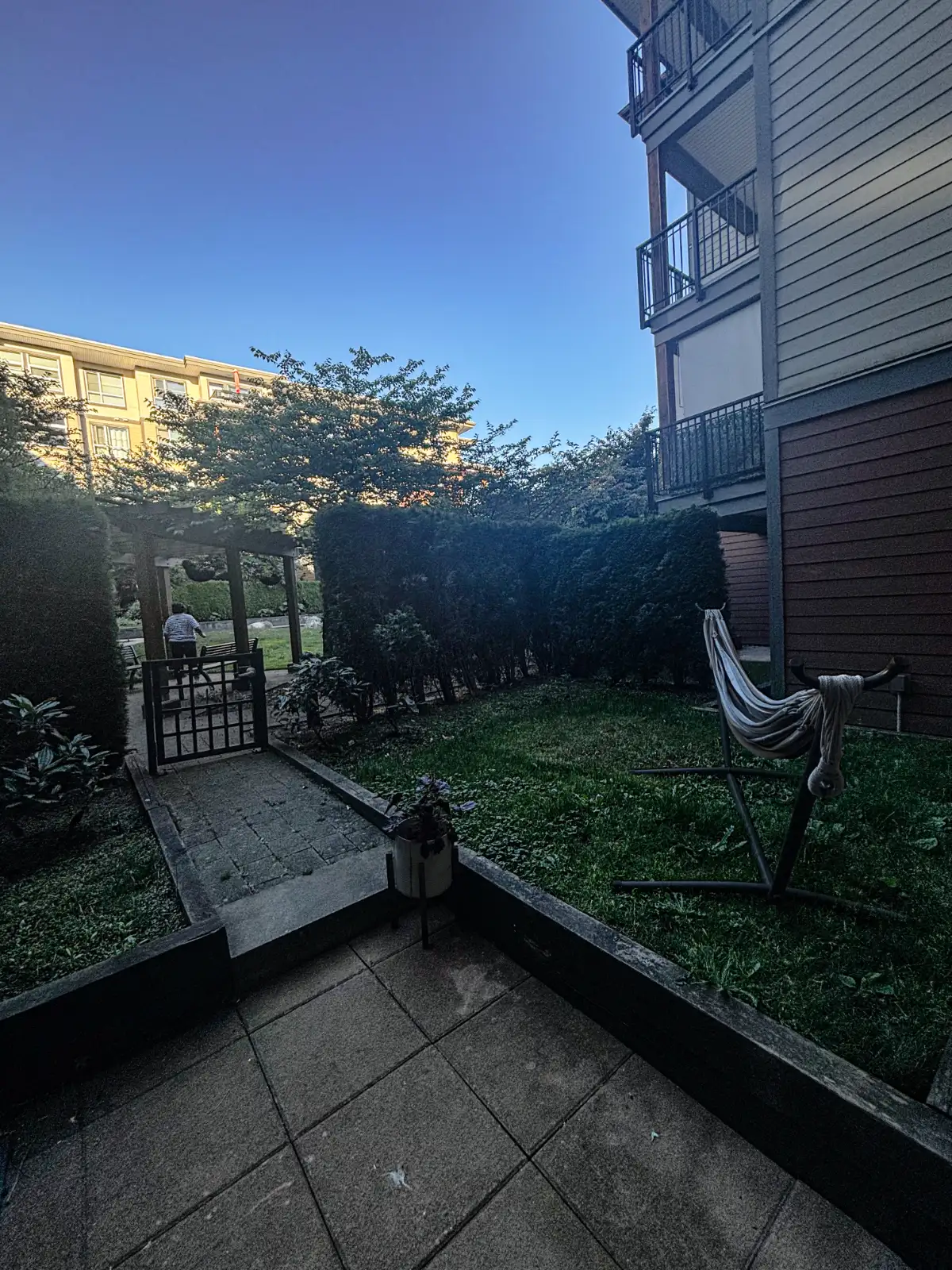 607 Cottonwood Ave, Coquitlam | 2BR/2BA Furnished Condo — photo 6
