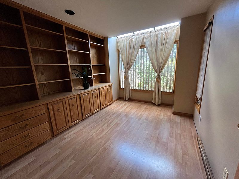 Richmond House for rent - 4 Bedrooms — photo 3
