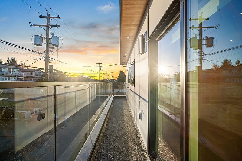 Vancouver House for rent - 5 Bedrooms — photo 10