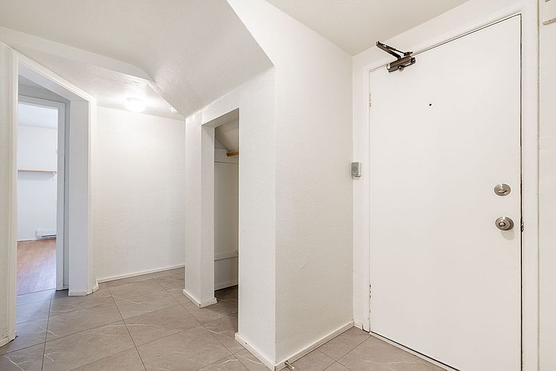Vancouver Apartment for rent - 2 Bedrooms — photo 2