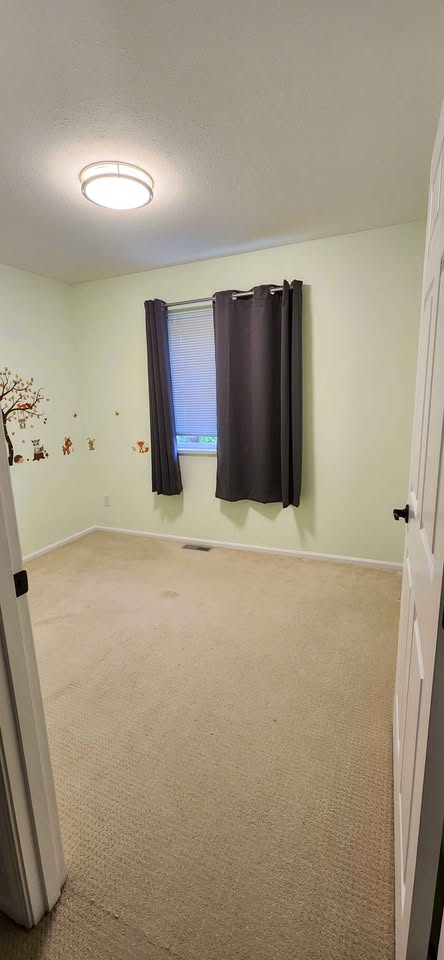 Spacious 2 Bed Townhouse for Rent in Surrey — photo 14