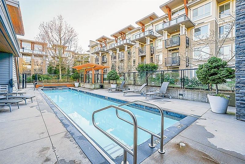 Surrey Apartment for rent - 2 Bedrooms — photo 20