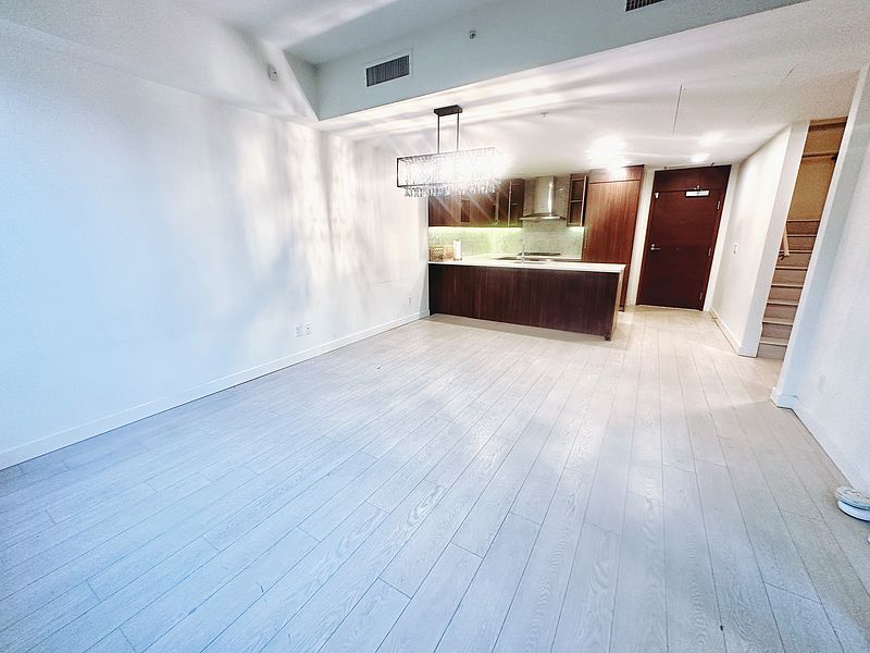 Richmond Townhouse for rent - 2 Bedrooms — photo 30