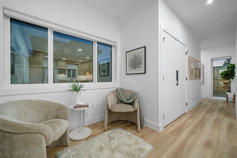 Vancouver House for rent - 5 Bedrooms — photo 9