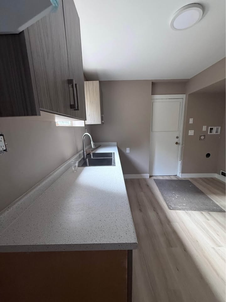 Modern 3-Bedroom House for Rent in Surrey — photo 4