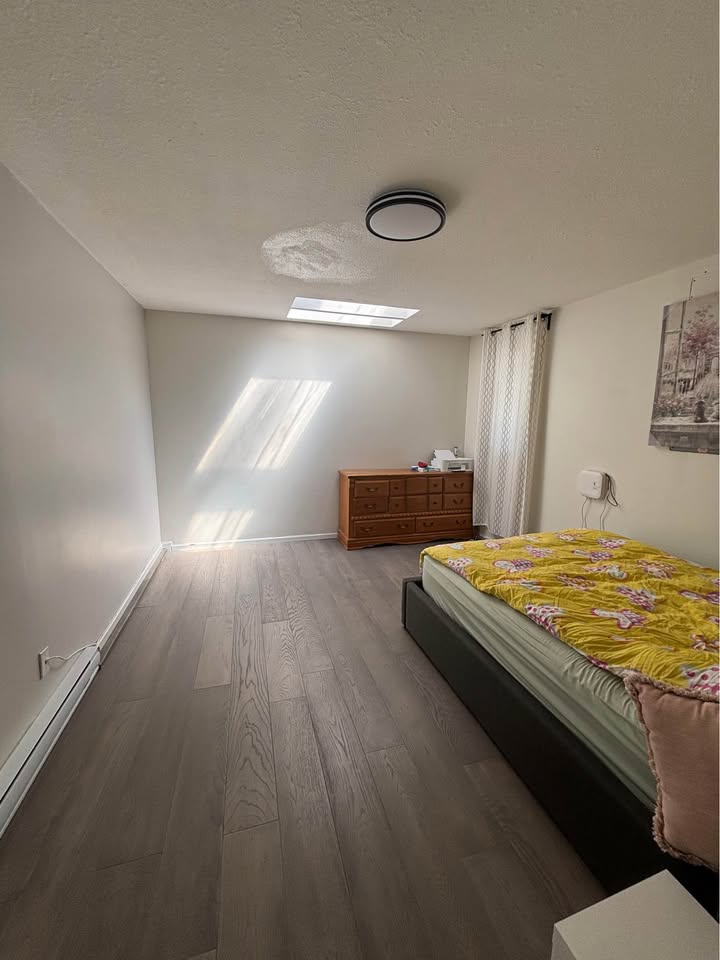 Furnished Room for Rent - Steps from Beach in White Rock — photo 4