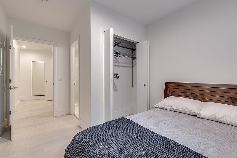 Vancouver Condominimum for rent - 3 Bedrooms — photo 18